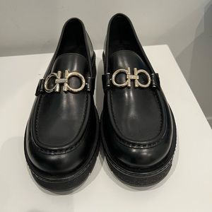 NEW Salvatore Ferragamo Rolo Lug Loafter